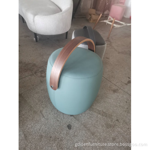 Carry-On Pouf in Round Shape